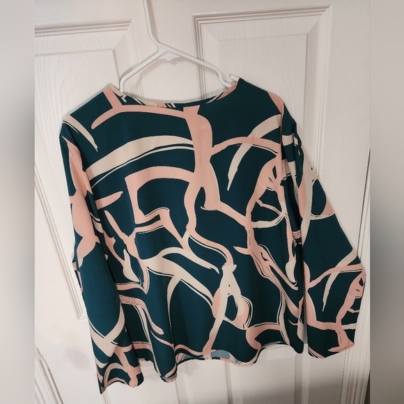 Womens Green and Pink Allover Print Lightweight 2X V Neck Blouse - Picture 6 of 7